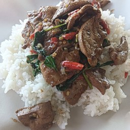 กระเพราตับราดข้าว