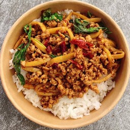 กะเพราหมูสับหน่อไม้