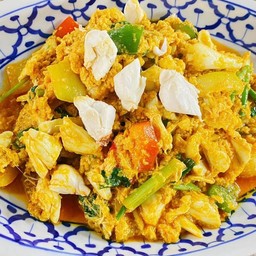 เนื้อปูก้อนผัดผงกะหรี่