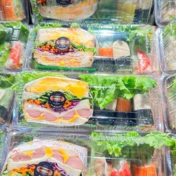 สลัดโรลรวมแซนวิซ น้ำจิ้มครีมซีฟู้ด