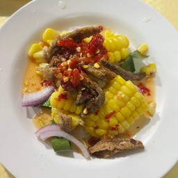 ยำข้าวโพดปลากรอบ