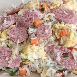 ข้าวผัดแหนม (กลาง)