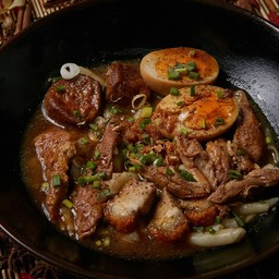 ก๋วยจั๊บน้ำข้นทรงเครื่อง ( ก๋วยจั๊บ )