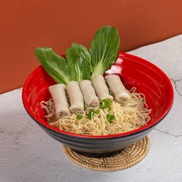 บะหมี่ลูกชิ้นปลาม้วน