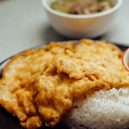 ข้าวไข่เจียวหมูสับ (2ฟอง)