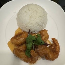 Fried Shrimp With Tamarind Sauce On Rice