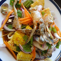 ยำปูม้าสด