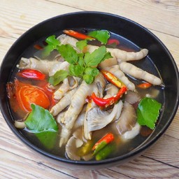 ต้มแซ่บตีนไก่