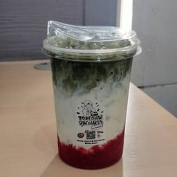 ชาเขียวมัทฉะ milky strawberry