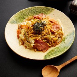 Yaki Soba ผัดยากิโซบะเบคอน