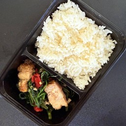 ข้าว+ผัดผักบุ้งหมูกรอบ