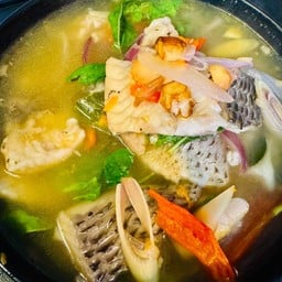 ต้มส้มปลานิลใบกระเพรา