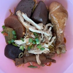 ทิพวรรณก๋วยเตี๋ยวไก่ตุ๋นมะระ