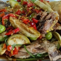 หัวปลาเก๋า (ผัดฉ่า) ลดราคาพิเศษสุด จากราคา 210.- เหลือ 160.-
