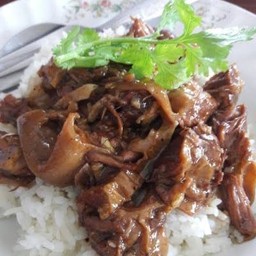 ข้าวหน้าหมูตุ๋น