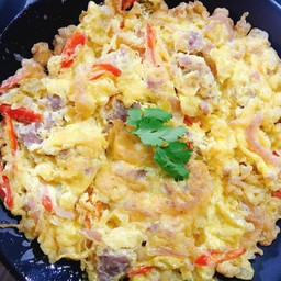 ไข่เจียวแหนมเป็นกับ