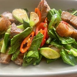 คะนัาหมูกรอบ