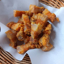 สามชั้นหนานุ่มทอดน้ำปลา