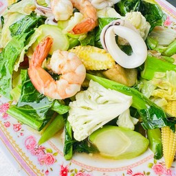 ผัดผักรวมมิตรทะเล