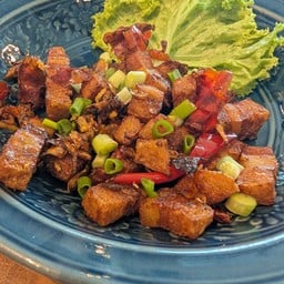 หมูกรอบคั่วพริกเกลือ