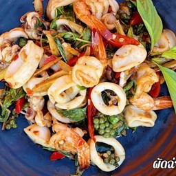 ผัดฉ่าทะเล เป็นกับ