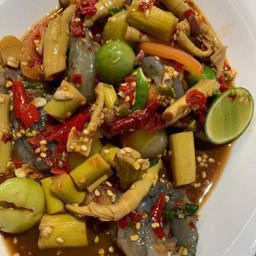 ตำหนอไม้กุ้งสด