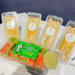 แซนวิชปะละ&สลัดโรล byWanwan