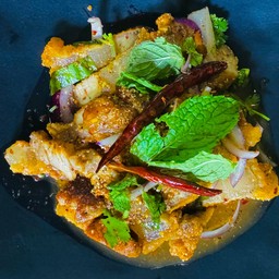 ลาบหมูกรอบ