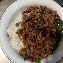 กระเพราเป็ดราดข้าว