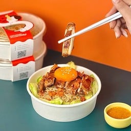 บะหมี่ไข่ดอง ไก่ย่างน้ำผึ้ง