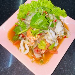 ยำวุ้นเส้นรวมมิตรทะเล