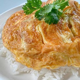 ข้าวไข่เจียว แหนมสด