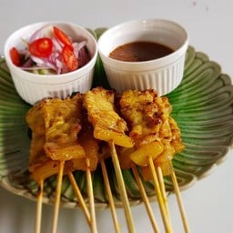 หมูสะเต๊ะ/ลูกชิ้นปลาราชวัตร
