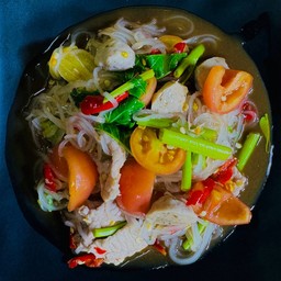 ตำเส้นเล็กเนื้อ