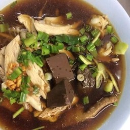 ก๋วยเตี๋ยวไก่มะระพิเศษ