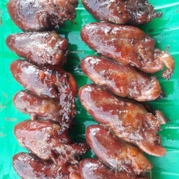 ไก่แดงในตำนาน คิดสูตรเมื่อวานบอกโบราณไว้ก่อน(หน้าโรงพักเก่า) หน้าโรงพักเก่า