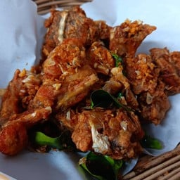 กบทอดกระเทียม