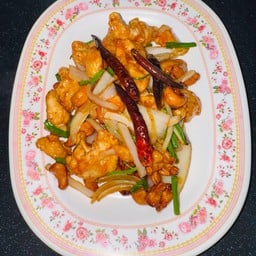 ไก่ผัดเม็ดมะม่วงหิมพานต์