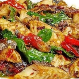 ปลาทูแกะผัดใบโหระพา+ข้าว