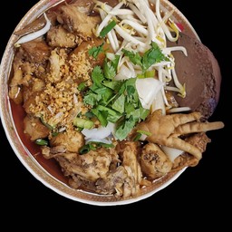 ก๋วยจั๊บโครงไก่