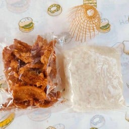 หมูทอดเจียงฮายน้องดินสอ หมูทอดดินสอ