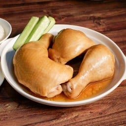 ไก่ต้มน้ำปลานุ่มนวล ร่มเกล้า