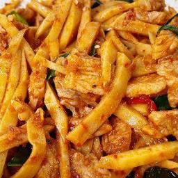 ผัดพริกแกงหน่อไม้สดเป็นกับข้าว