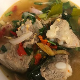 ต้มแซบกระดูกหมูอ่อน