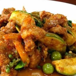 ข้าวผัดเผ็ด