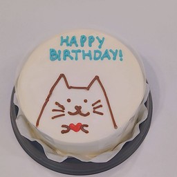 เค้กน้องแมวถือหัวใจ ขนาดครึ่งปอนด์