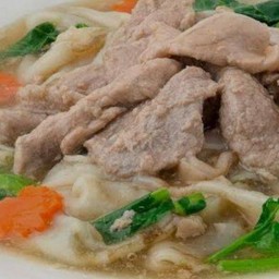 ราดหน้าหมู + เส้นใหญ่