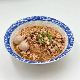 ก๋วยเตี๋ยวต้มยำหมู (Pork Tom Yum Noodles)