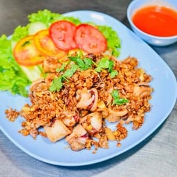 ปลาหมึกทอดกระเทียม