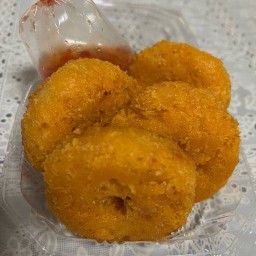 ทอดมัน by กำนันเชษฐ ตลาดมิ่ง